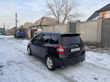 алмашам спринтерге: Honda Fit: 2001 г., 1.3 л, Вариатор, Бензин, Хетчбек