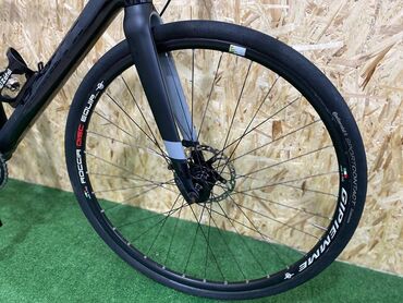 İdman velosipedləri: Karbon yol/gravl velosipedi Texniki xüsusiyyətlər: - Karbon monokok — 3