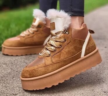 Ugg obuća: Ugg čizme — 16