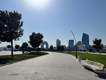 Dizayn, layihə: 🏡 ŞƏXSİ MƏNZİL — AĞ ŞƏHƏR BULVARI 📍 Qənimətlər Parkının yanı — 23