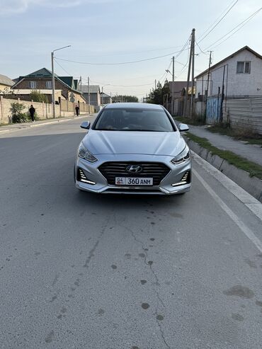 срочно продам авто в связи с переездом: Hyundai Sonata: 2019 г., 2 л, Автомат, Газ, Седан