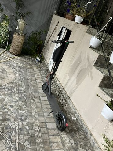 Tavalar: İşlənmiş Elektrik samokat 8", 501 - 750 Vt, 26 - 35 km/s, Ünvandan götürmə