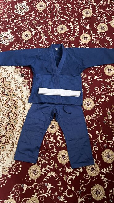 Спортивная форма: Кимоно для дзюдо 🥋 новое🆕 ни разу не одевали потому что с размером не