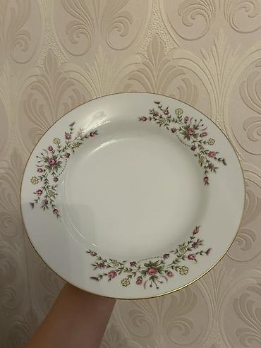 Qab-qacaq və mətbəx ləvazimatları: Porcelan və kristal dekor/servis dəstləri - Porcelan vazalar: biri — 8