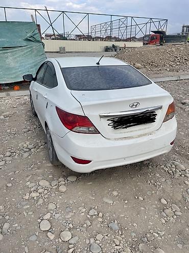 Транспорт: Hyundai Solaris: 2011 г., Механика, Бензин, Седан — 3