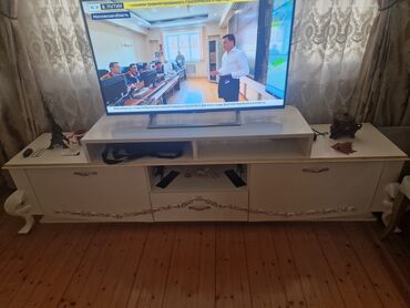 TV altlığı: İşlənmiş, Düz TV altlığı, Polkalı, Laminat, Türkiyə — 3