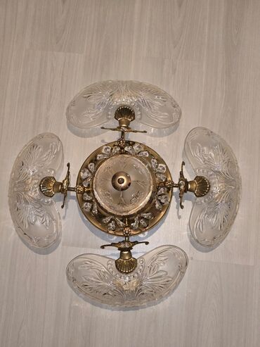 metbex ucun isiqlar: Çılçıraq, 10 və daha çox lampa, Şüşə