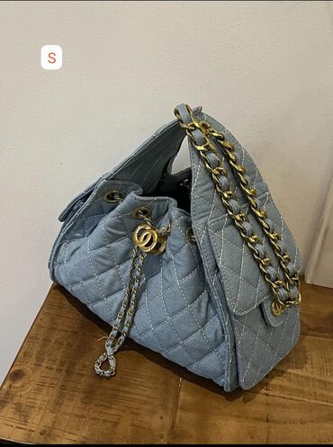 qadin lifcikleri: Çiyin çantası, Chanel