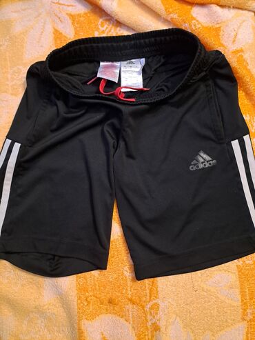 dečije veličine garderobe: Adidas, Short, 128-134