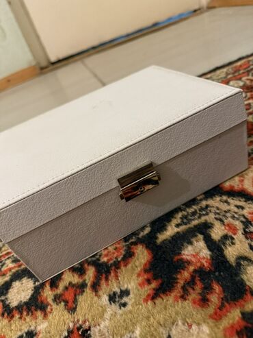 Sandıqlar: Zərgərlik təşkilatçısı/saxlama qutusu - Rəng: açıq bej/ivori tonlarda — 3