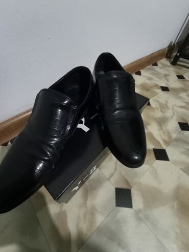 турецкий обувь: Лакированные туфли сатылат мужской 40размер фирменный Крал турецкий