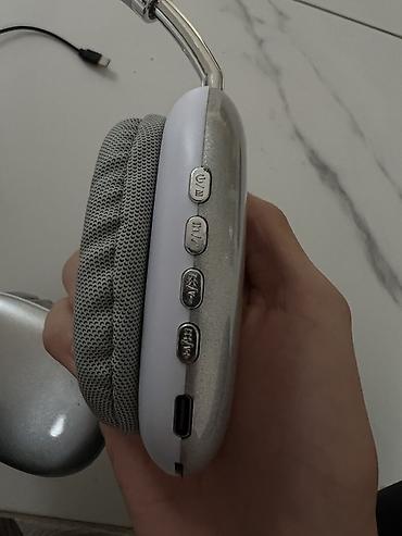 samsung galaxy 32: Беспроводные накладные наушники (серебристо-белые) - Подключение — 3