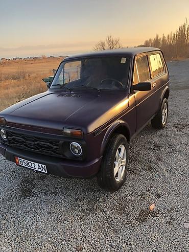 ВАЗ (ЛАДА) 2121 (4x4): 1998 г., 1.8 л, Кол менен иштөөчү, Бензин, Жол тандабас