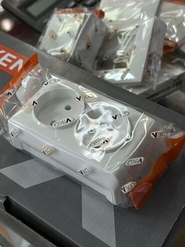 фрезер стронг: Розетка, Жерге салуу менен, Viko, Тышкы розетка, 2 розетка