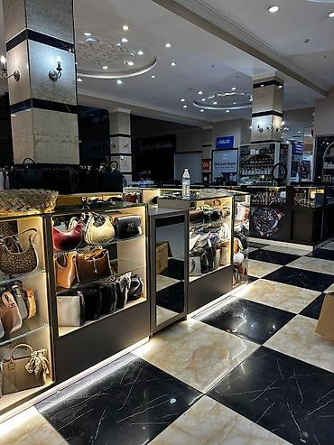 Прилавки: Продаю оборудование в отличном состоянии. Все вопросы по номер . Есть — 6