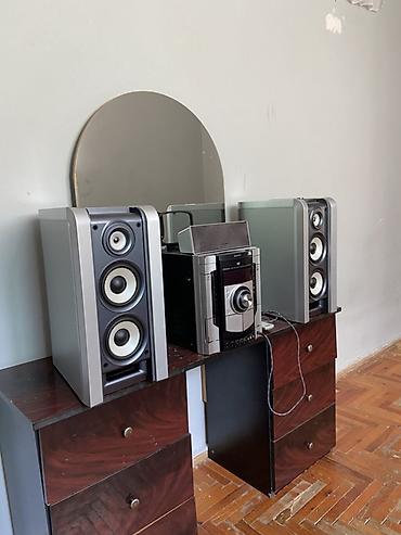 Kompakt Ev Audio Sistemi - 2 ədəd böyük akustik kolonka (hər birində