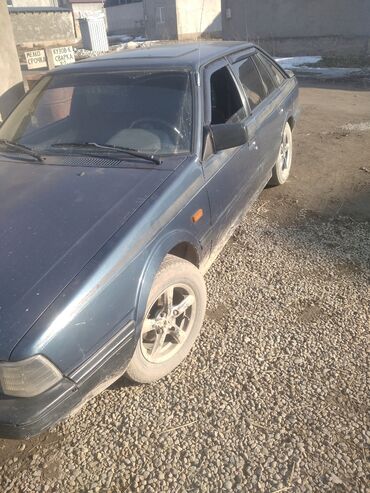 авто 07: Mazda 626: 1985 г., 2 л, Автомат, Бензин, Седан