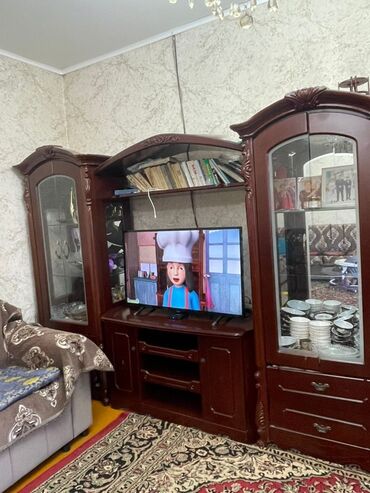 продам мебель б: Зал үчүн гарнитур, Жыгач, түсү - Күрөң
