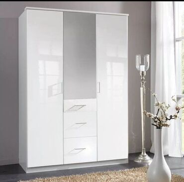 Dolablar: Yeni, Açılan, 3 qapılı Düz dolab, Dolab-asılqan, Rusiya — 10