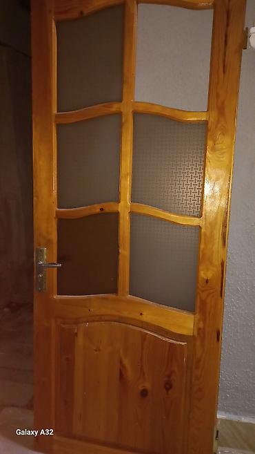 zal qapıları: Taxta iç qapı - Material: təbii ağac, laklı . 1ədəddir . ÇERÇİVESİ — 1