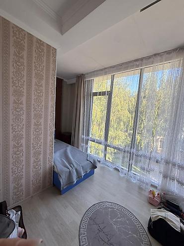 студийный стол: 2 комнаты, 57 м², Элитка, 3 этаж, Свежий ремонт — 1