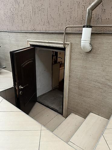Продажа коттеджей и домов: 6 комнат и более, 200 м², 6 соток, Бишкек, Аламединский рынок / базар Риэлтор — 17
