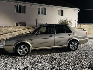 Volkswagen: Volkswagen Jetta: 1990 г., 1.8 л, Механика, Бензин, Седан