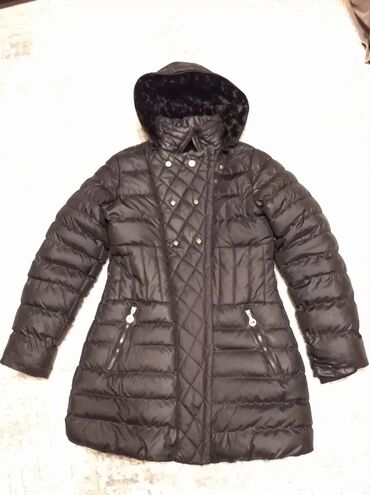 женские куртки на холлофайбере: Женская куртка XL (EU 42), цвет - Черный