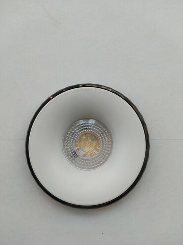 1 kub nece kvadratdir: Çılçıraq, 1 lampa, Metal