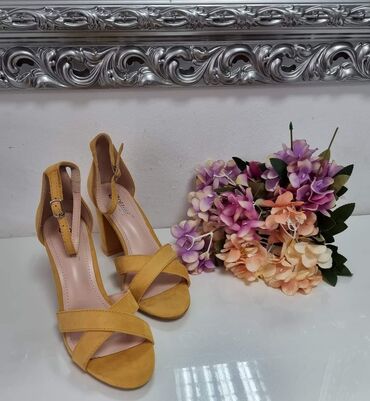 Sandale: 36-41 1700 — 13