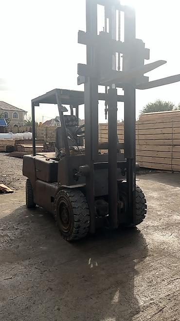 radius təkər evi: Yükqaldıran forklift Texniki təsvir: - Yanacaq: dizel - İdarəetmə — 5