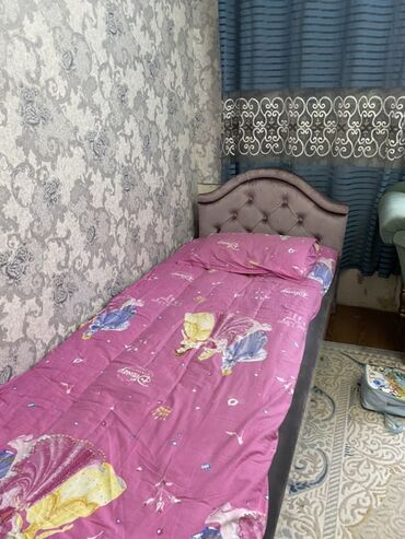 Үй жана бакча: Односпальная кровать с мягким изголовьем, обтянутым тканью. Изголовье