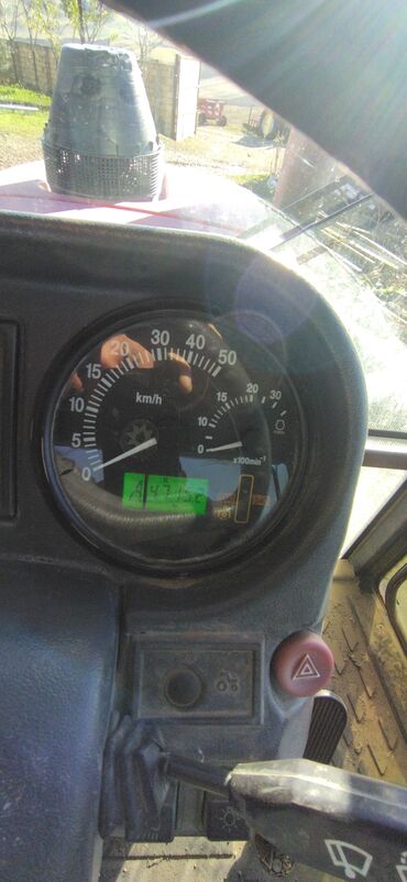 Traktorlar: Belarus 1523 traktor - Rəng: qırmızı, tam kabinli - Güclü ön çəkidə — 9