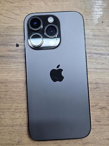 apple studio: IPhone (14 Pro, цвет «черный титан») Полностью родной. Акб 86%родной — 1