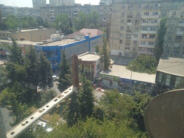 kirayə evlər bakida: Əhmədlidə Baki kinotiyatirin qarşisinda 9/8 çi mərtəbəsi 3 otag ofis