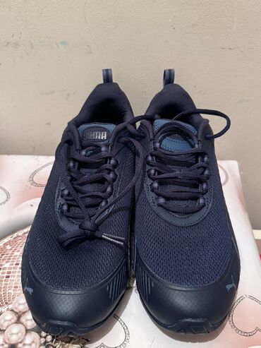 Puma kişi idman ayaqqabısı – tünd lacivərt - Model: Puma, yanlarda