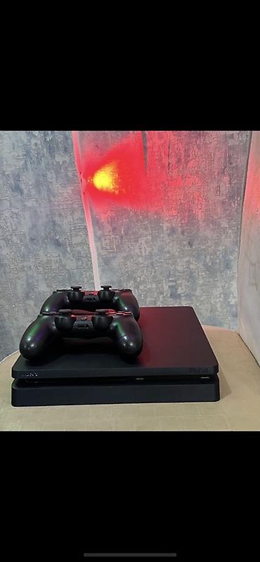 playroom: PlayStation 4 Slim oyun konsolu Xüsusiyyətlər: - Model: PS4 Slim — 2
