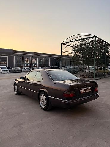 bud e9: Mercedes-Benz E-Class: 1990 г., Бензин, Купе — 9