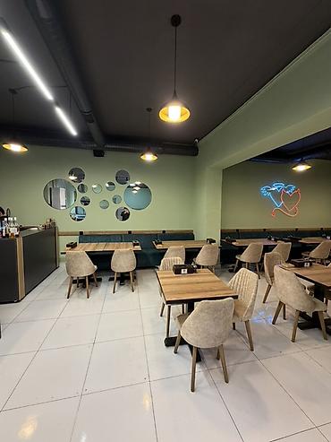 qara qaraev: Hazir Ailevi Restoran Biznesi satılır 65 mn Ayliq icarısi 3 mn mıkan — 3