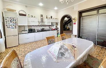 Долгосрочная аренда домов: 350 м², 6 комнат, Балкон застеклен, Бронированные двери, Видеонаблюдение at lalafo.kg — 3 Долгосрочная аренда домов: 350 м², 6 комнат, Балкон застеклен, Бронированные двери, Видеонаблюдение — 3