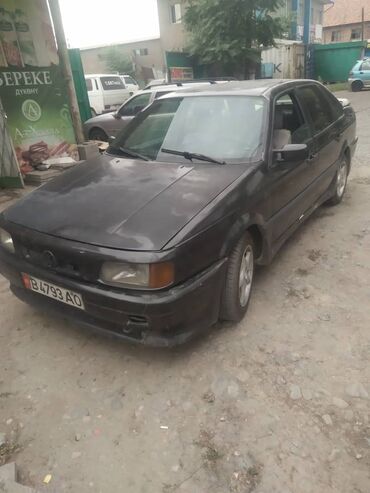 паста б4: Volkswagen Passat: 1989 г., 1.8 л, Механика, Бензин, Седан