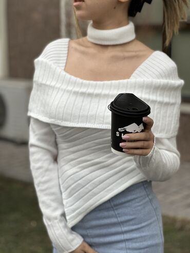 фасоны вязаных свитеров: Женский свитер, Средняя модель
