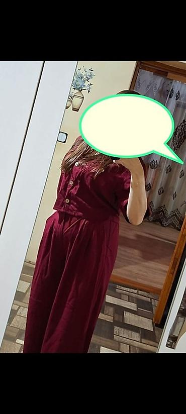 rizalli ayaqqabı instagram: Qadınlar üçün bordo rəngdə iki hissəli kostyum dəsti. - Üst: qısa — 1