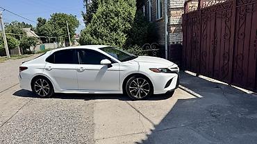 Toyota Camry: 2018 г., 2.5 л, Бензин, Седан