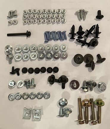 Скутеры: Различные оригинальные запчасти для скутеров Honda Dio и Suzuki. В — 21