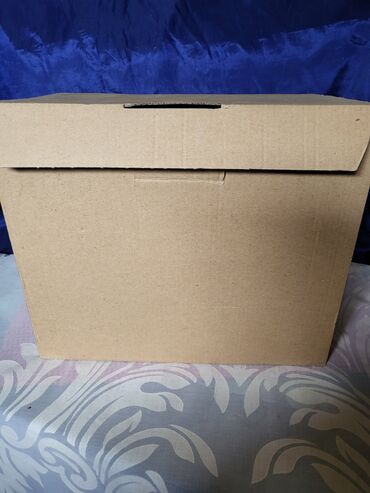 Čaše: Case nove Niksicko pivo. Nove case. sve na njima odsjaj od svetla na lalafo.rs — 2 Čaše: Case nove Niksicko pivo. Nove case. sve na njima odsjaj od svetla — 2