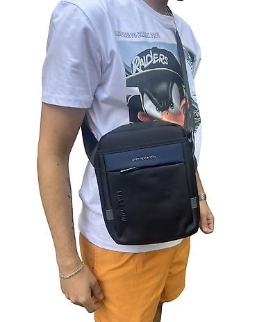 versace crveni: Muška torbica za preko ramena/struka (crossbody/waist bag)
3300
Din — 9