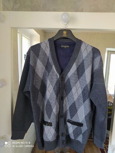 свитер на пуговицах мужской: Новая теплая кофта на пуговицах
Размер М
