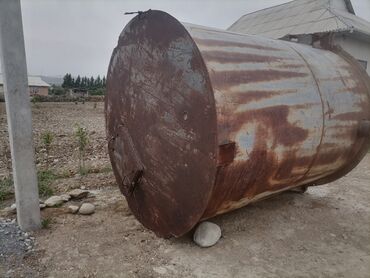 Водный транспорт: Бочка сатылат метал 160.000сом 2 штук бири иштеп турган сууга . Адрес