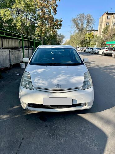 газ 3 поколения: Toyota Prius: 2004 г., 1.5 л, Робот, Гибрид, Седан